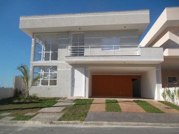 Jacarei.Com - Casa Sobradada no Condomínio Quintas Vila Branca nova, em Jacareí